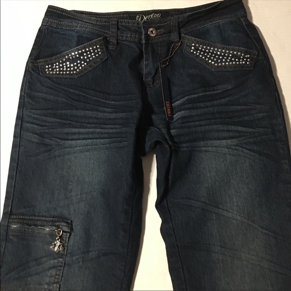 NWOT Dereon Skinny Jeans